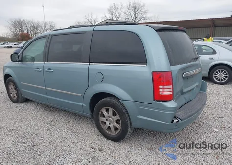 2010 Chrysler Town & Country Touring from USA, damaged, VIN 2A4RR5DX4AR437101